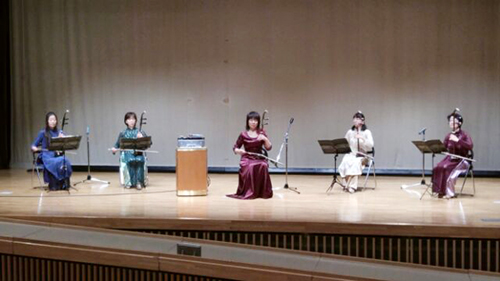 2月4日、長野養護学校様からのご依頼で「卒業生のつどい」にて、二胡演奏会を行いました。